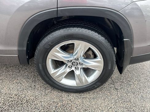 Used 2019 Toyota Highlander Limited AWD/4WD image 43
