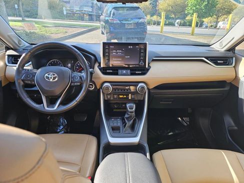 Used 2019 Toyota RAV4 XLE Premium w/ Advanced Technology Package AWD/4WD image 21