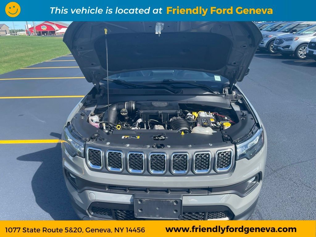 Used 2023 Jeep Compass Latitude w/ Convenience Group AWD/4WD image 31