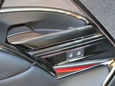 Used 2024 Land Rover Range Rover Sport Dynamic SE image 31