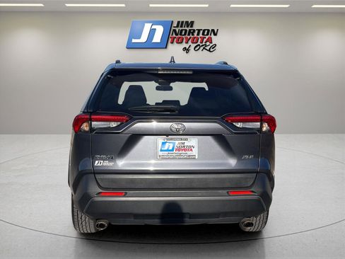 Used 2020 Toyota RAV4 XLE image 6
