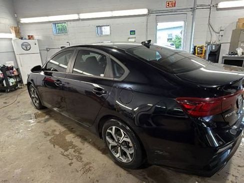 Used 2021 Kia Forte LXS image 3