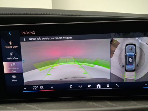 New 2026 BMW 740i w/ Premium Package image 25