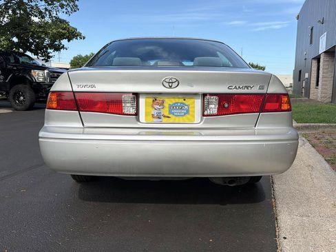 Used 2000 Toyota Camry CE FWD image 4