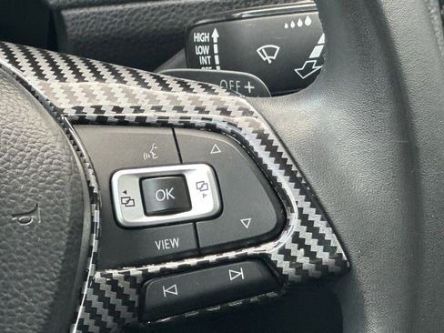 Used 2021 Volkswagen Golf 4-Door image 24