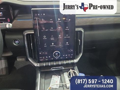 Used 2025 GMC Acadia Denali FWD image 10