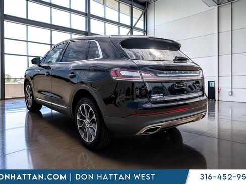 Used 2022 Lincoln Nautilus Reserve AWD/4WD image 30