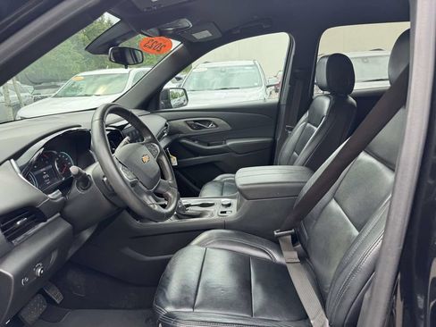 Used 2023 Chevrolet Traverse LT FWD image 18