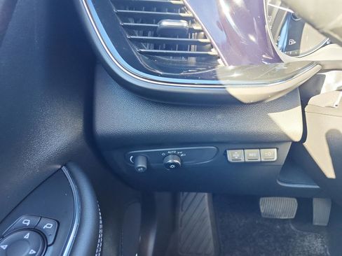 Certified 2023 Buick Envision Avenir image 23