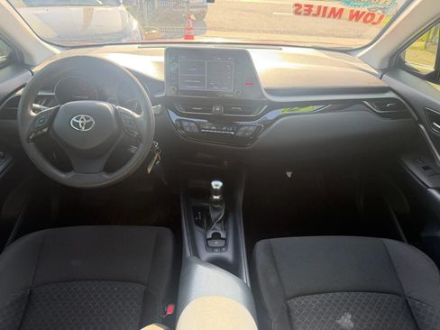 Used 2020 Toyota C-HR LE FWD image 7