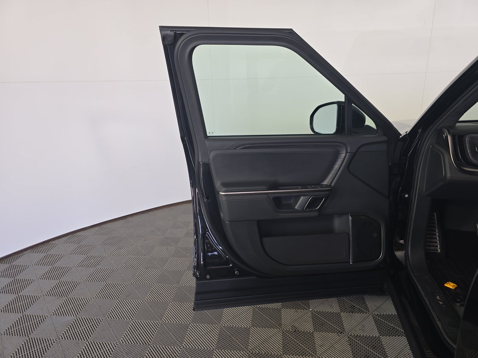 Used 2023 Rivian R1S Adventure Quad AWD/4WD image 16