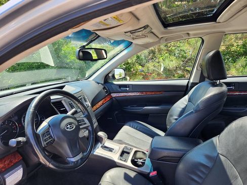 Used 2013 Subaru Legacy 2.5i Limited w/ Popular Pkg 2 AWD/4WD image 18