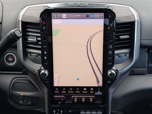 New 2026 RAM 2500 Laramie AWD/4WD image 9