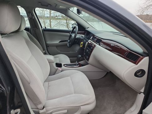 Used 2010 Chevrolet Impala LT FWD image 14