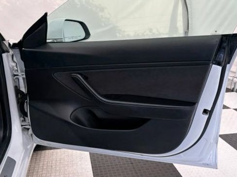 Used 2019 Tesla Model 3 Standard Range Plus RWD image 23