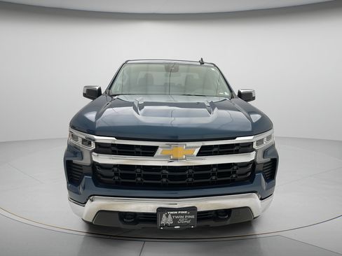 Used 2024 Chevrolet Silverado 1500 LT AWD/4WD image 2