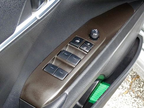 Used 2024 Toyota Camry SE FWD image 31