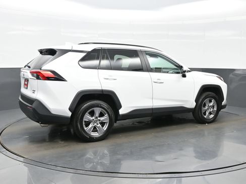 Used 2025 Toyota RAV4 XLE AWD/4WD image 6