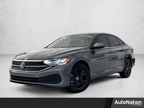 Used 2024 Volkswagen Jetta SE FWD image 1