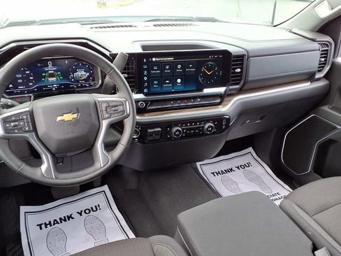 Used 2025 Chevrolet Silverado 2500 LT w/ Convenience Package AWD/4WD image 7