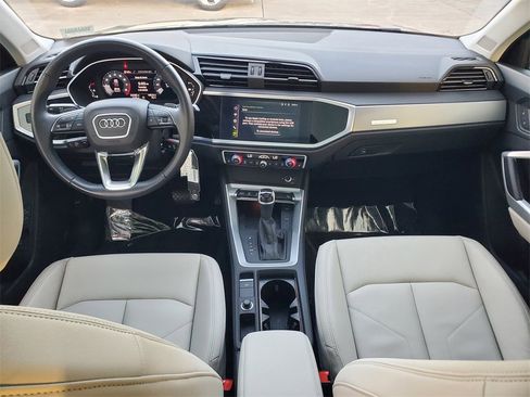 Used 2022 Audi Q3 2.0T Premium Plus w/ Premium Plus Package image 10
