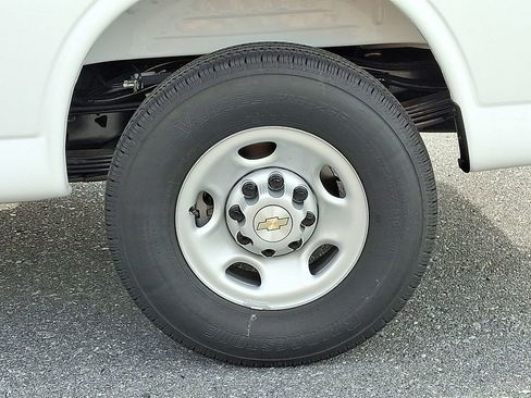 New 2025 Chevrolet Express 3500 w/ Driver Convenience Package image 6