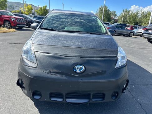 Used 2014 Toyota Prius V Three FWD image 4
