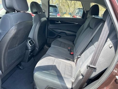 Used 2016 Kia Sorento LX AWD/4WD image 10