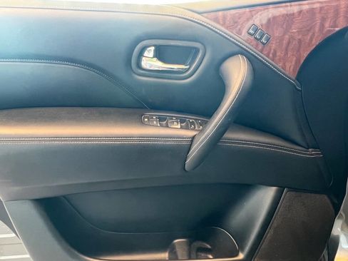 Used 2019 INFINITI QX80 Luxe image 11