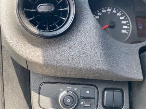 Used 2019 Mercedes-Benz Sprinter 2500 image 19