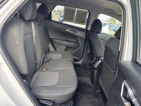 Used 2025 Kia Sportage LX FWD image 24