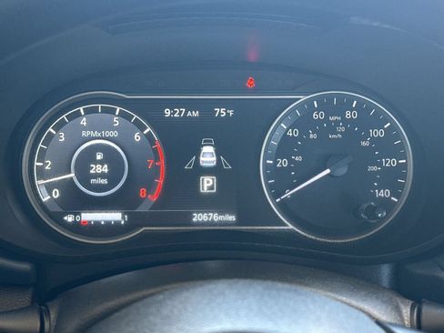 Used 2025 Nissan Versa SV FWD image 12