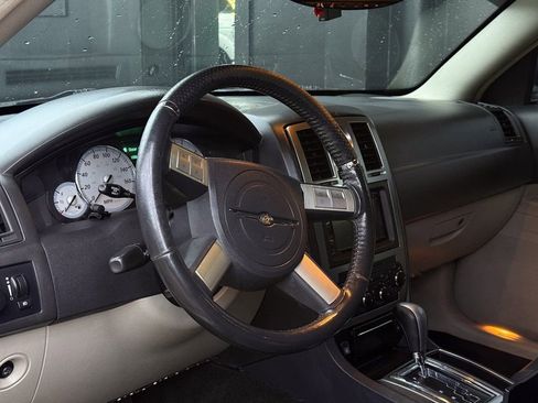 Used 2006 Chrysler 300 SRT8 w/ SRT Option Group II image 16