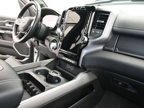 Used 2023 RAM 1500 Laramie AWD/4WD image 12