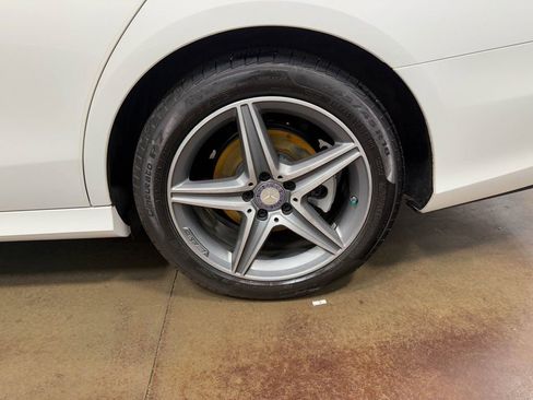 Used 2017 Mercedes-Benz E 300 4MATIC image 93