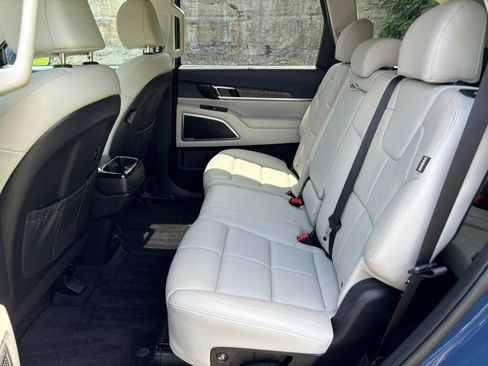Used 2023 Kia Telluride EX FWD image 23