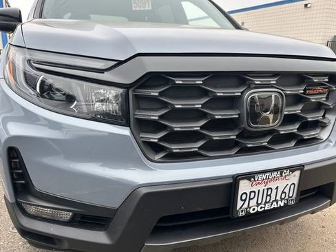 Used 2025 Honda Passport TrailSport image 3