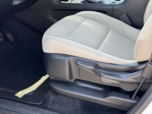 Used 2023 Chevrolet Traverse LS FWD image 17