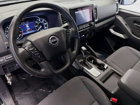 Used 2024 Nissan Frontier SV RWD image 7