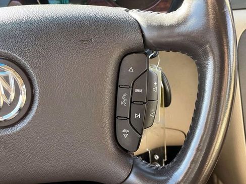 Used 2009 Buick Lucerne CXL image 20
