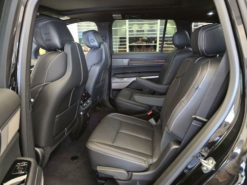 New 2026 Cadillac Vistiq Sport image 16