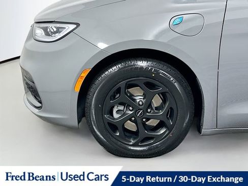 Used 2022 Chrysler Pacifica Touring-L w/ S Appearance Package image 33