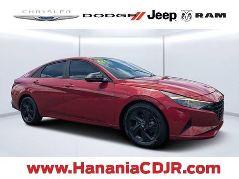Used 2022 Hyundai Elantra SEL w/ Cargo Package FWD image 1
