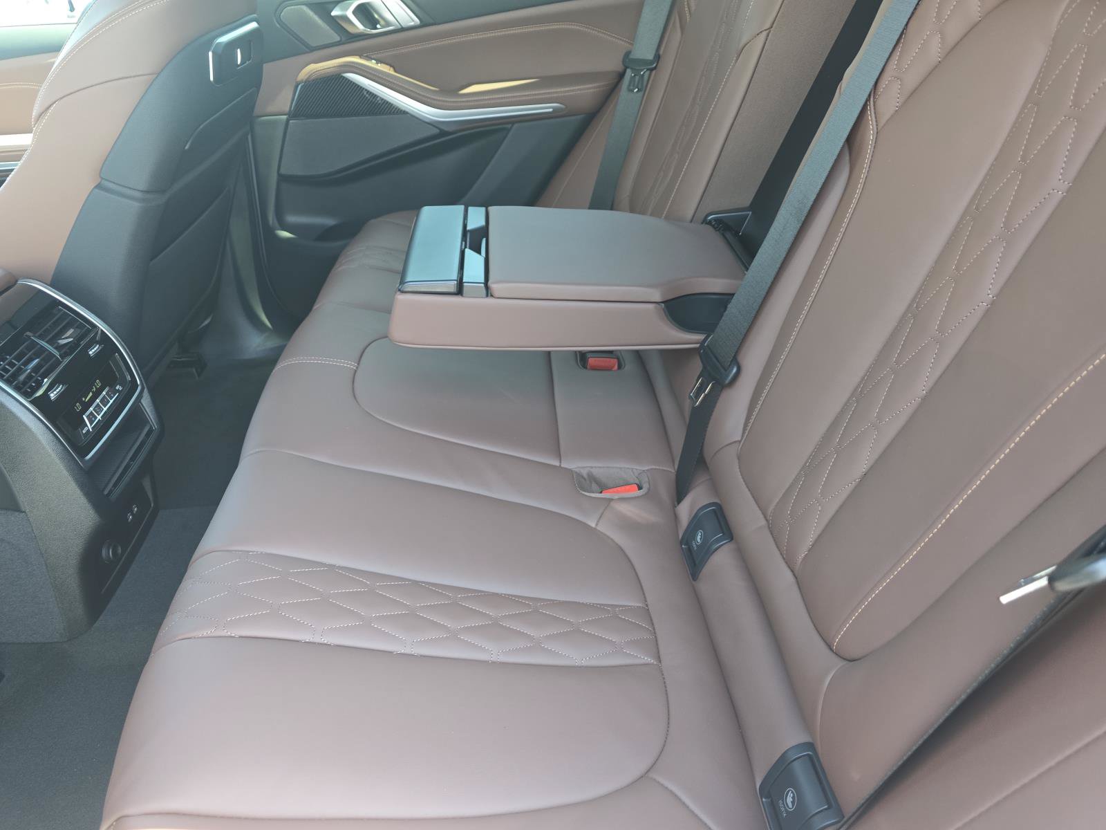 New 2026 BMW X5 M60i w/ Executive Package AWD/4WD image 12