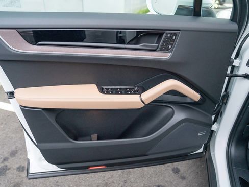 Certified 2026 Porsche Cayenne image 10