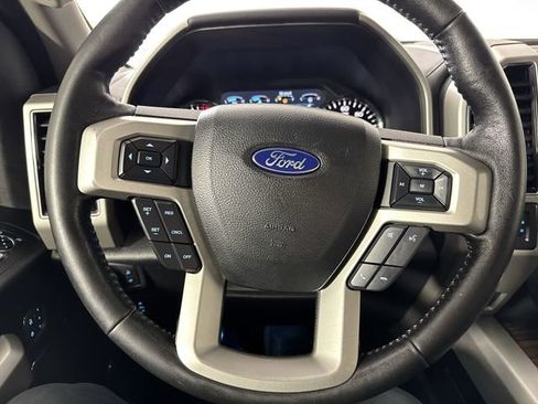 Used 2019 Ford F150 Lariat image 11