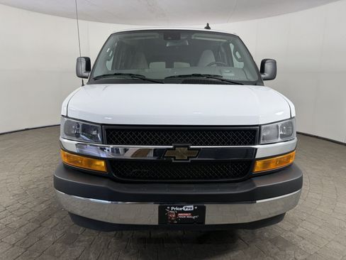 Used 2025 Chevrolet Express 3500 LT w/ LT Preferred Equipment Group RWD image 2