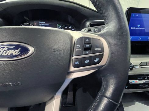 Used 2022 Ford Explorer XLT w/ Equipment Group 202A AWD/4WD image 37