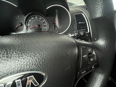 Used 2014 Kia Sorento LX image 23