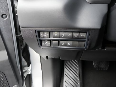 Used 2024 Toyota Tundra Platinum image 38